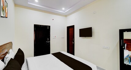 Super Hotel O Square Mall Hyderabad Formerly Skandas Residency Room Type - Premium