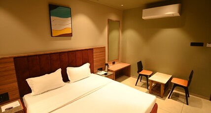 Hotel Minaxi Palace Room Type - Deluxe Room