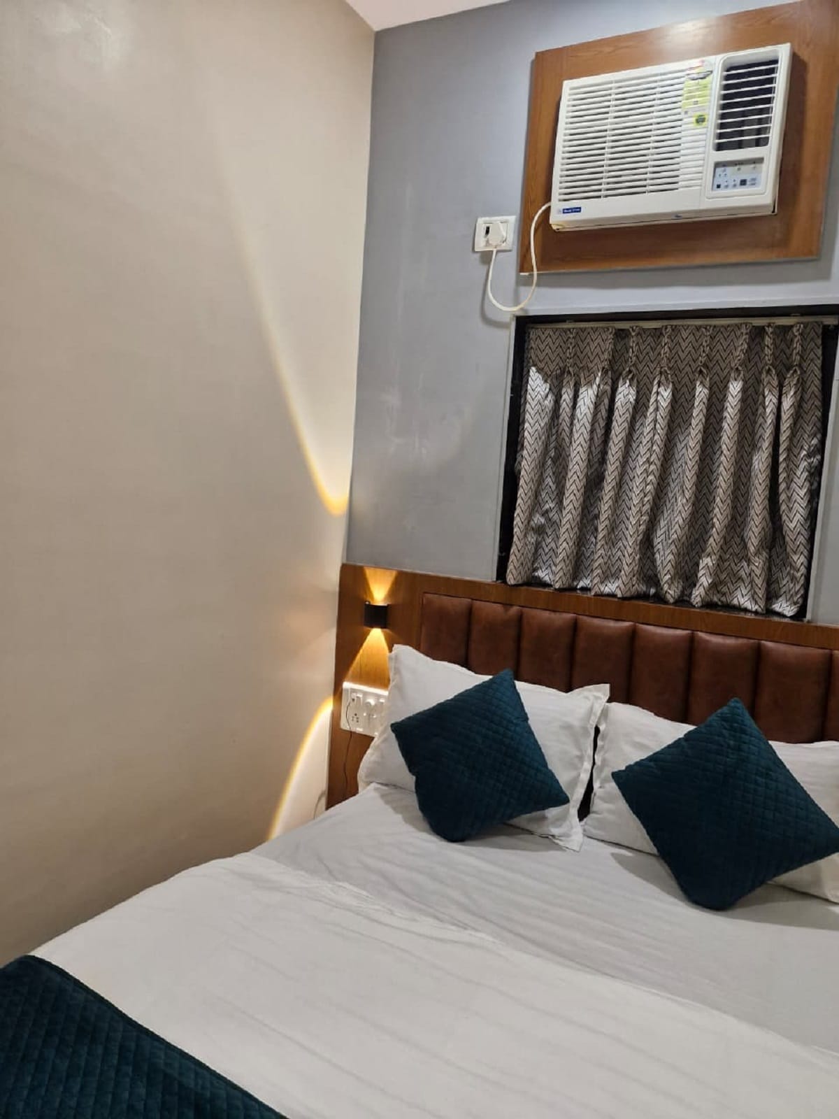 Hotel Al-HamD - Tap to explore photos