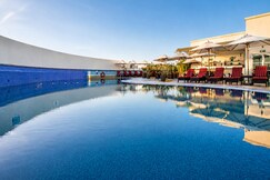Sunday Hotel Holiday international Dubai