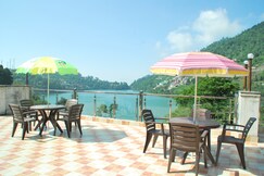 Royal Rosette:scenic lakeside Haven I Bhimtal