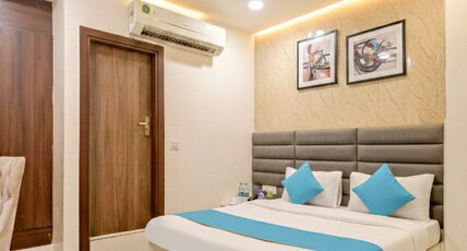 Hotel Seventh Heaven | Britannia Chowk Delhi | Couple Friendly  Room Type - Deluxe Double Room - Cozy Stay for Couples & Business Guests