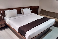 Hotel Paras