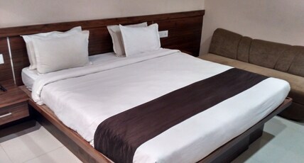 Hotel Paras Room Type - Non AC Deluxe