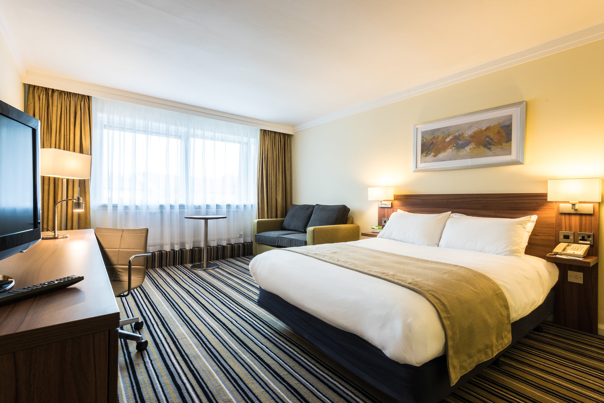 Holiday Inn READING - WEST - Tap to explore photos