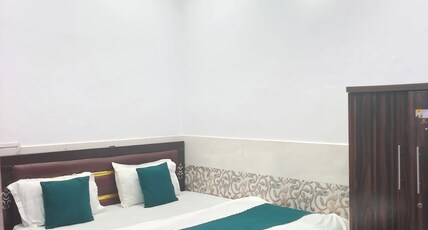 Royal Ayodhya Guest House Room Type - Bedroom 103