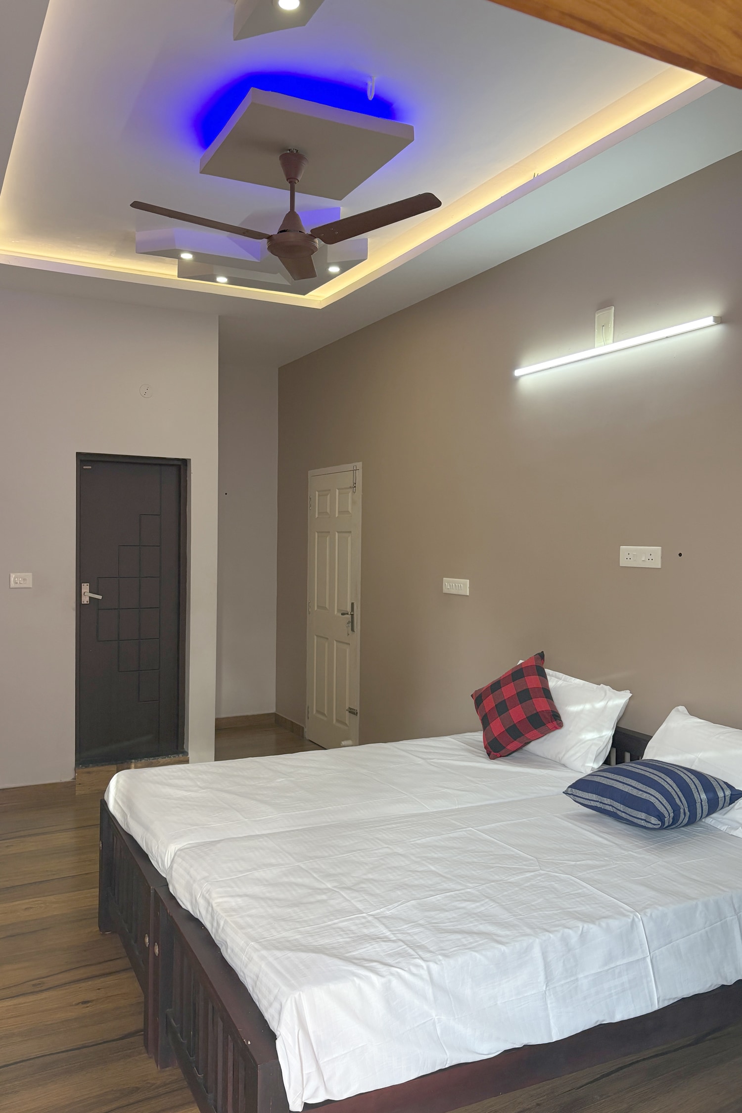 Milans Homestay - Tap to explore photos