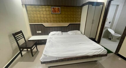 A R Ganpati Plaza By Haldi Room Type - Deluxe Room with Air Conditioning