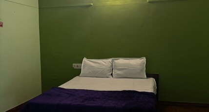 Heaven winter green cottage Room Type - deluxe suite Room 102