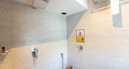 Hotel Larmont Luxury Room Type - Deluxe