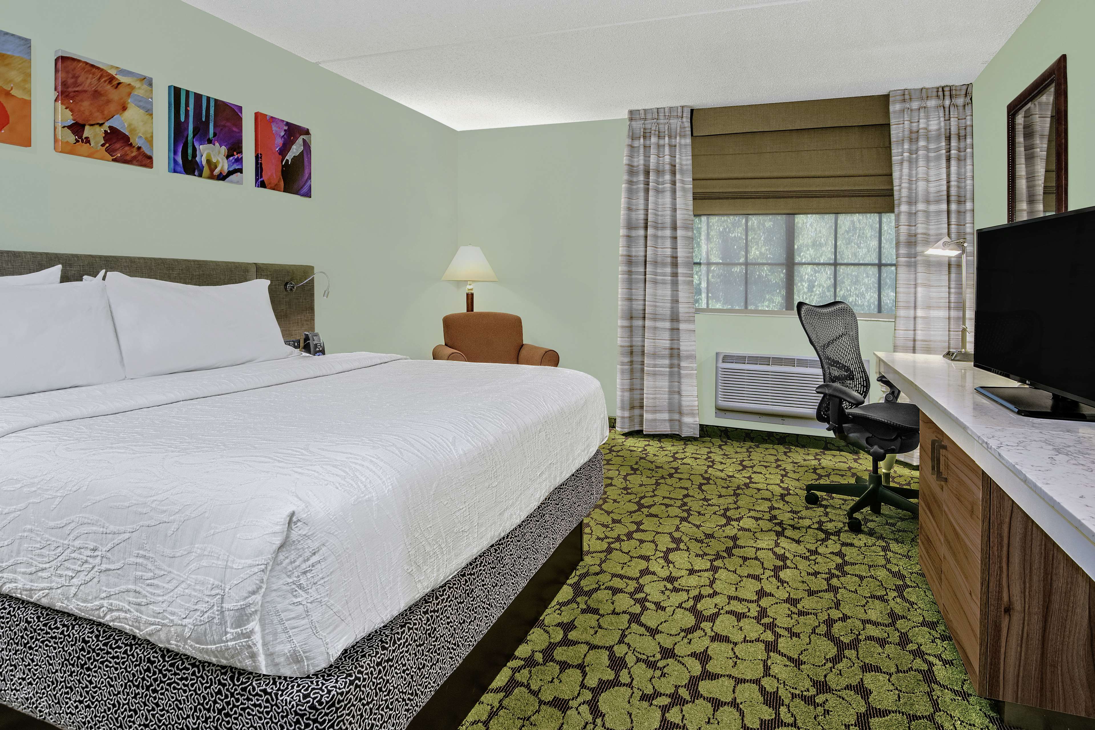 Hilton Garden Inn San Antonio Airport - Tap to explore photos