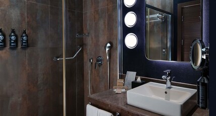 Mercure Istanbul Altunizade Room Type - Standard Room with one Double bed Mercure Istanbul Altunizade Room Type - Standard Room with one Double bed