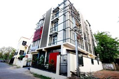 Address of Super Collection O Vastukar Retreat