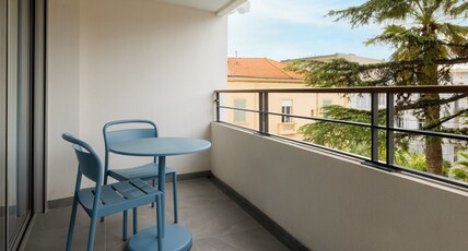 Staybridge Suites Cannes Centre, an IHG Hotel Room Type - 2 Twin Beds Studio Balcony