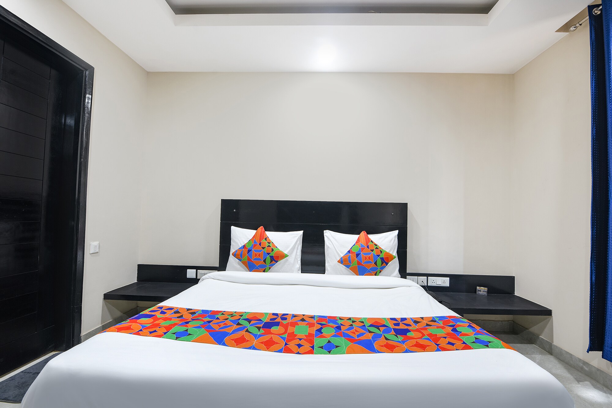 FabHotel Giriraj Hospitality - Tap to explore photos