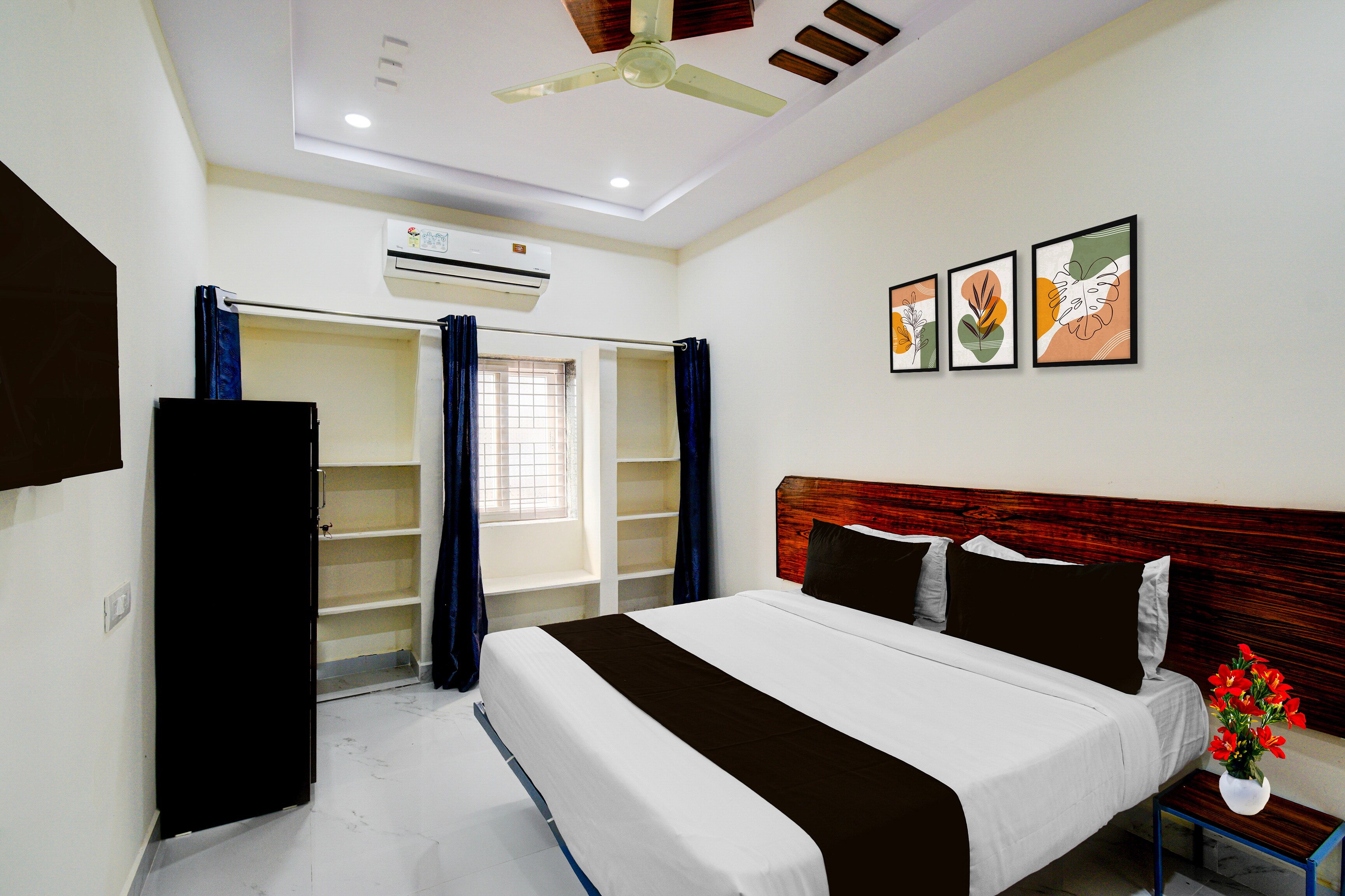 Super Hotel O Square Mall Hyderabad Formerly Skandas Residency - Tap to explore photos