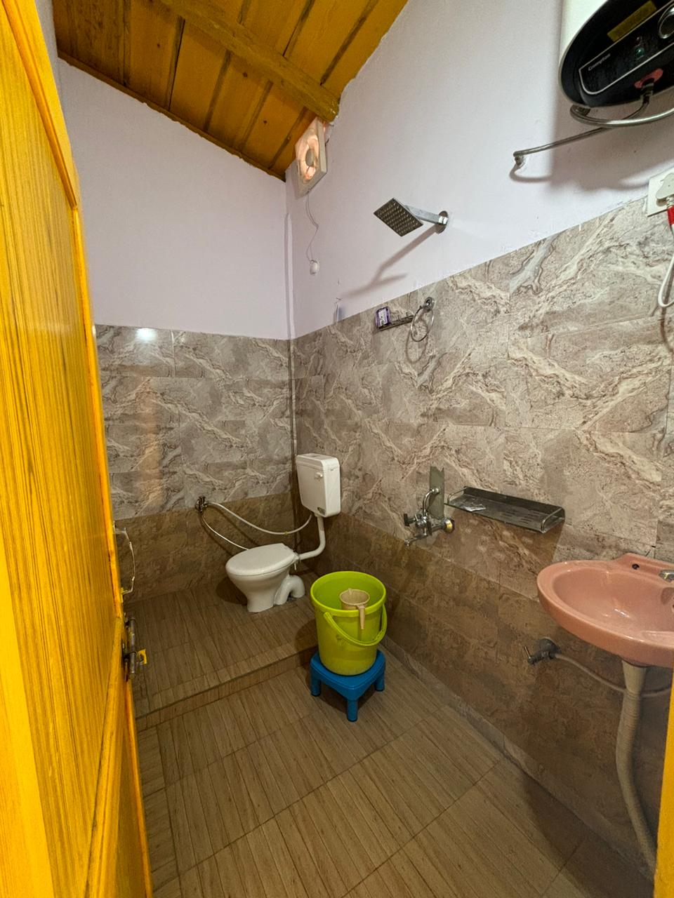 Bluestone Cottages - Tap to explore photos