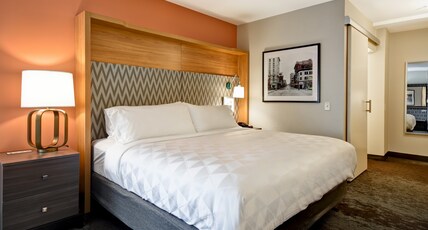 Holiday Inn - Lancaster, an IHG Hotel Room Type - 1 King Suite