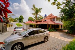 Green villa home stay | Entire Pool Villa
