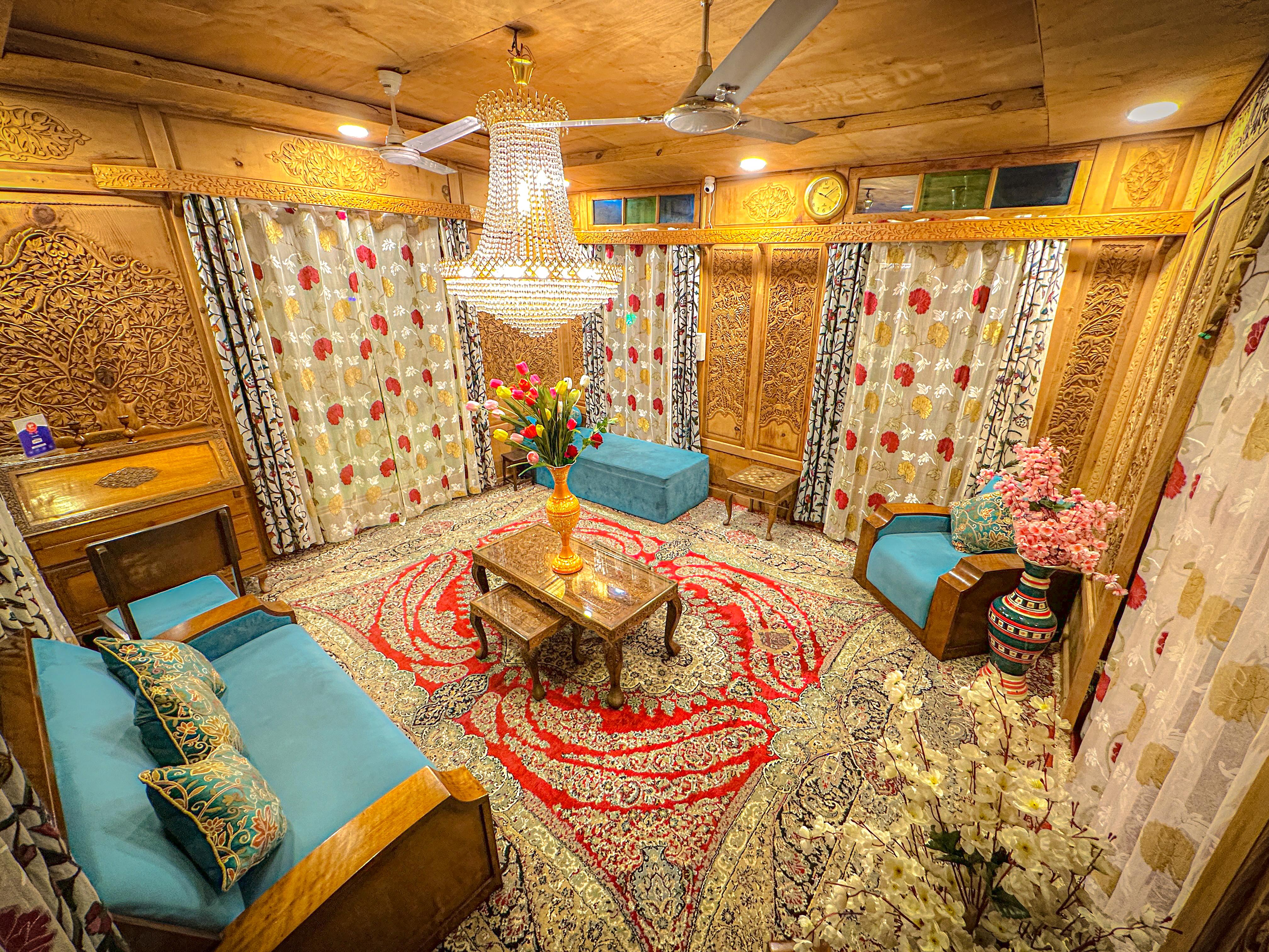 Golden Crest Group Of Houseboats - Tap to explore photos