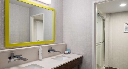 Hampton Inn by Hilton Spokane Room Type - 1 KING 2 RM SUITE NONSMKG