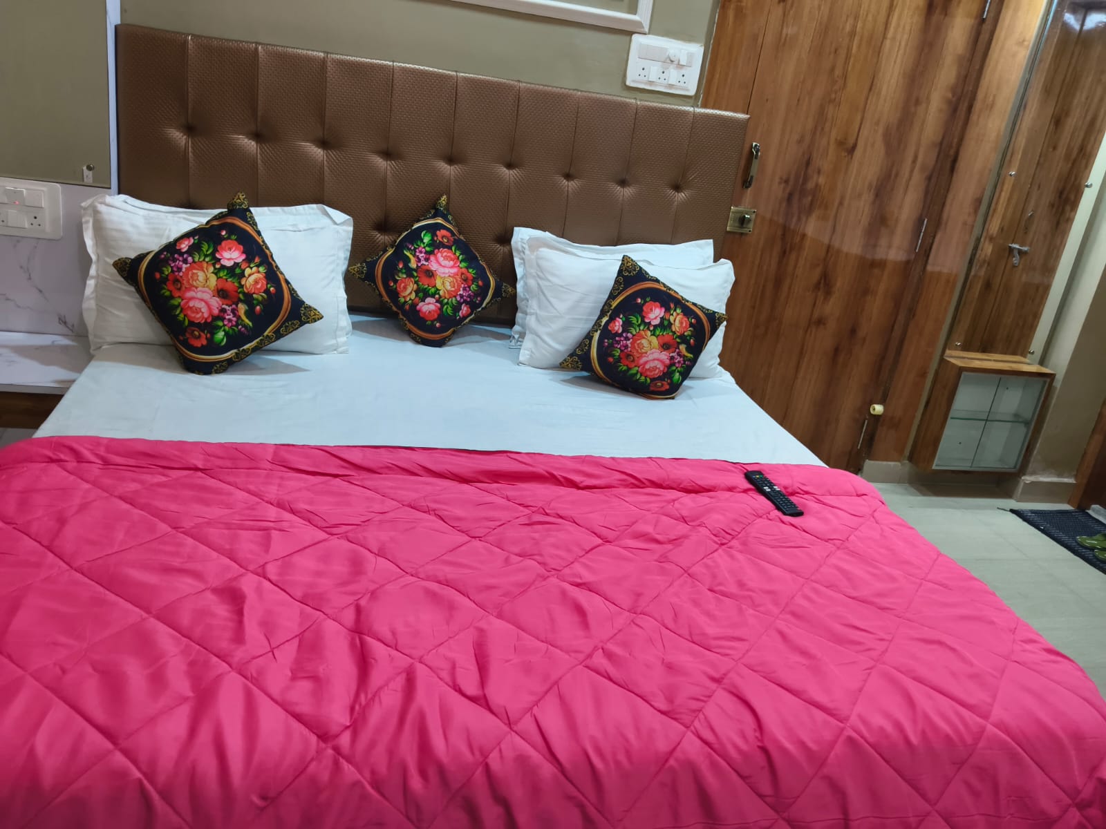Sunrise Homestay | Entire 1BHK Apartments - Tap to explore photos