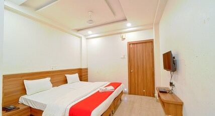 Hotel Radhika Deluxe Room Type - Deluxe AC Room