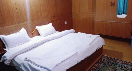 Travellers House Room Type - Deluxe Room with Valley View