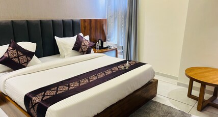 Hotel Royal Empire Room Type - Silver Room