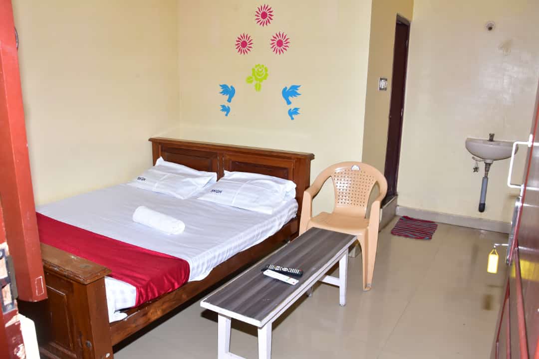 Sri Krishna Guest House - Tap to explore photos