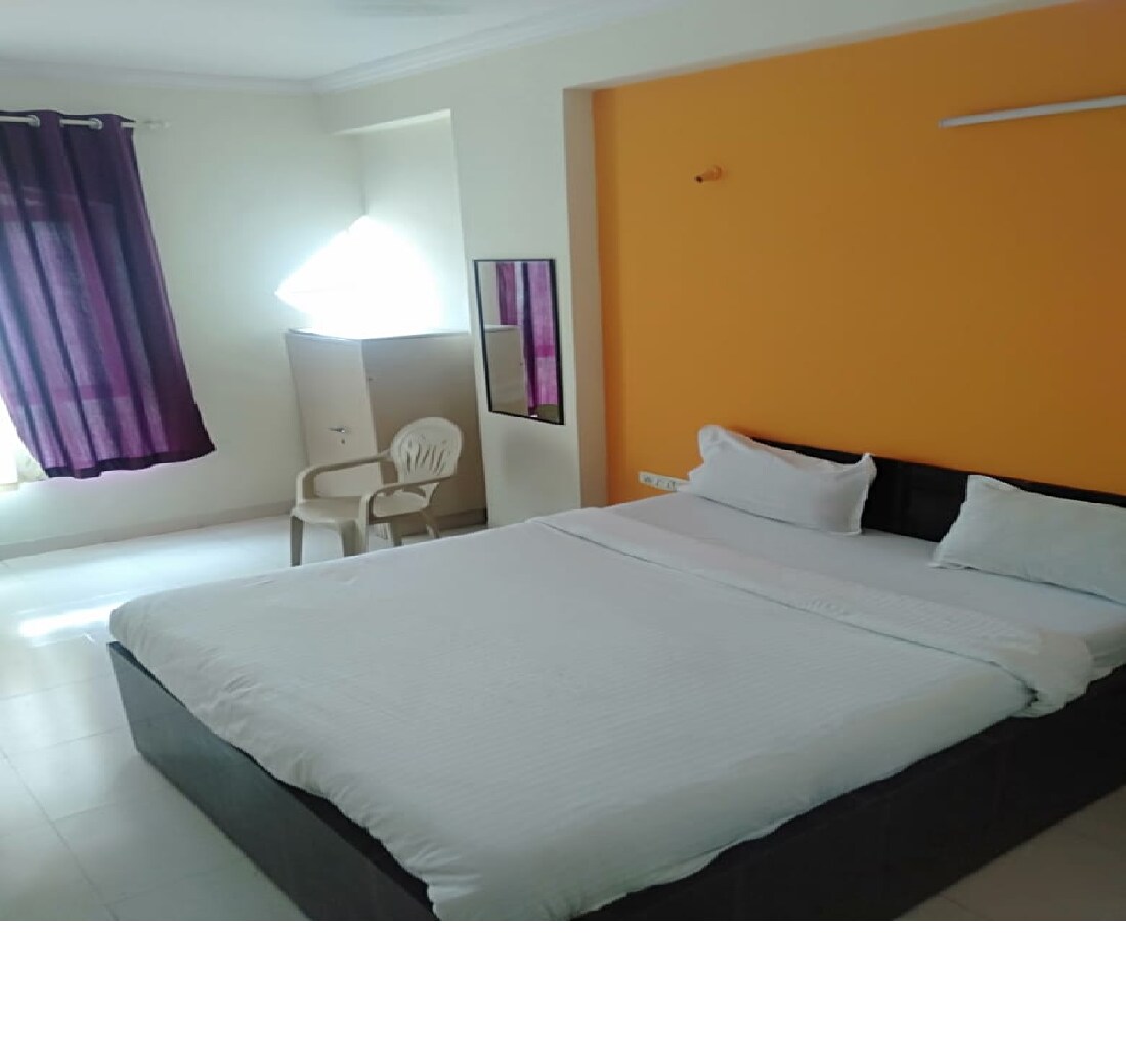 Hotel Shree Purva Lodging - Tap to explore photos