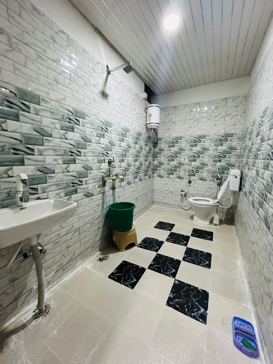 Mahakallok guest house - Tap to explore photos