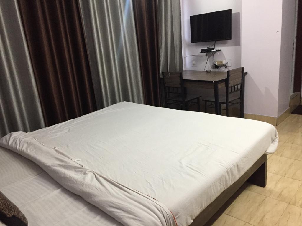 Hotel Rashmi - Tap to explore photos