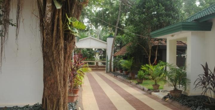 Rajapark Beach Resort - Tap to explore photos
