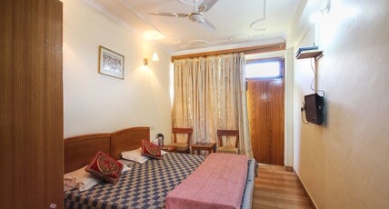 Hotel Lake Inn Room Type - Deluxe Room (Lake Facing)
