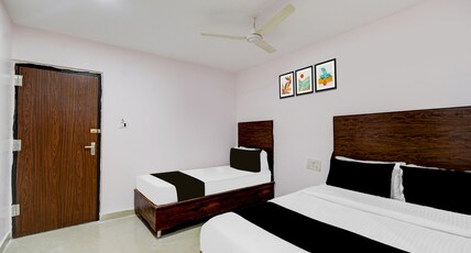 Super Collection O Abids Hyderabad Formerly Varaahi Inn Room Type - Classic