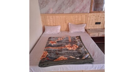 The Auli House Room Type - Semi Deluxe Double Bed Room For 2 Pax