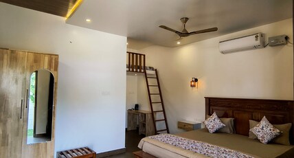 Royal Palm Beach Villa Room Type - Deluxe Luxury Room 1