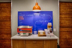 Holiday Inn Express & Suites HAYWARD