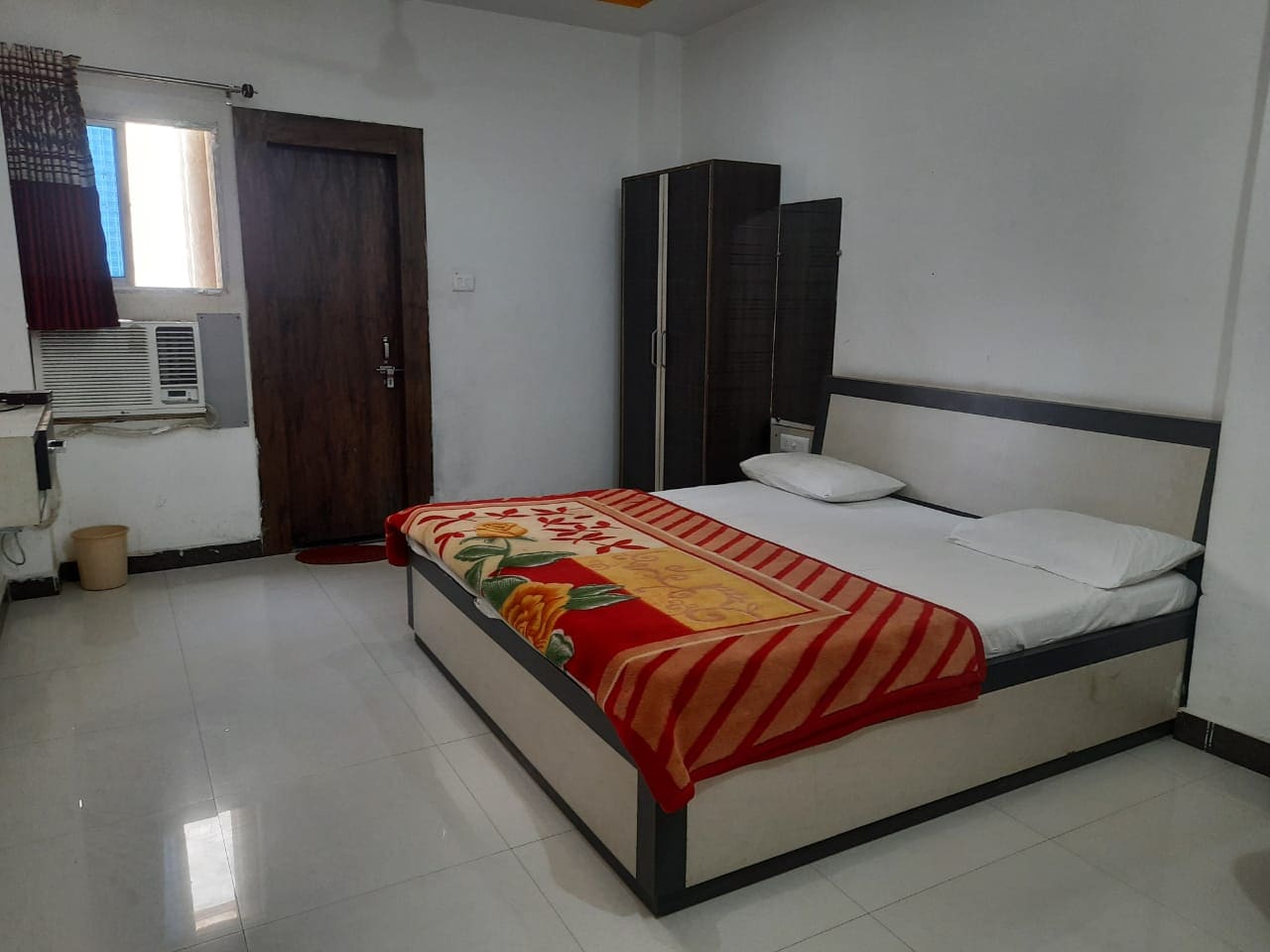 Hotel Mayoday Residency - Tap to explore photos