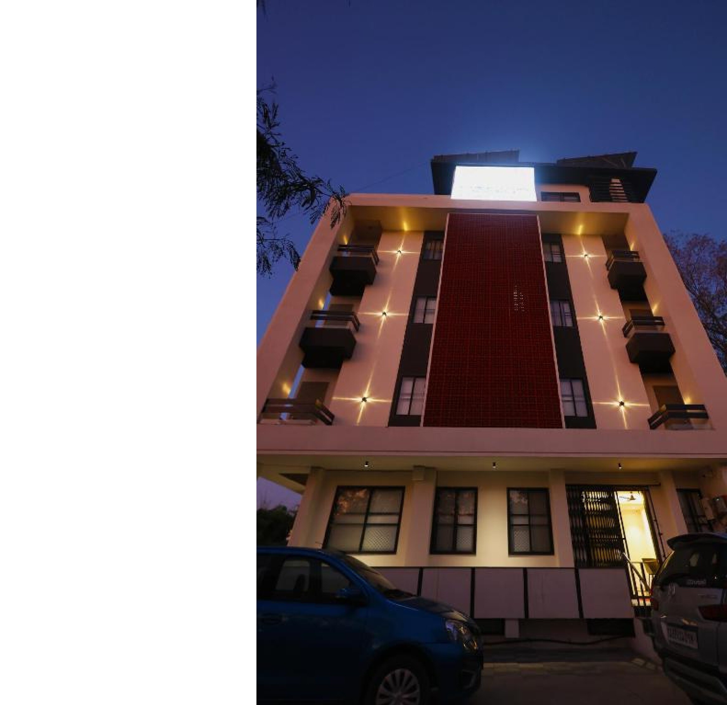 Vijay's Luxury Apartment - Tap to explore photos