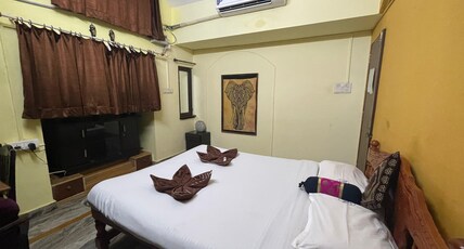 Bella Villa | Rooms in Homestay Room Type - Deluxe AC Double room with balcony - Dudhsagar