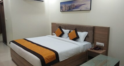 Hotel Mahendra Elite Room Type - PREMIUM DOUBLE ROOM
