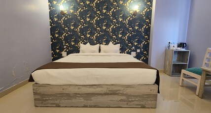 Garnet Room Type - Deluxe Room