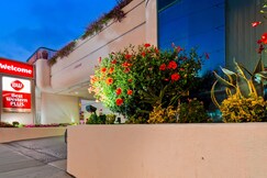 Best Western Plus Suites Hotel