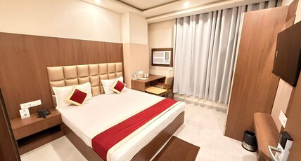 BB Hotel and Banquet Hall Room Type - Standard Deluxe or Twin Bed Room with City View