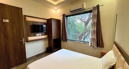Mittals Paradise Room Type - Deluxe Room