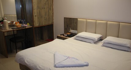 HOTEL NIRAJ INTERNATIONAL Room Type - AC KING