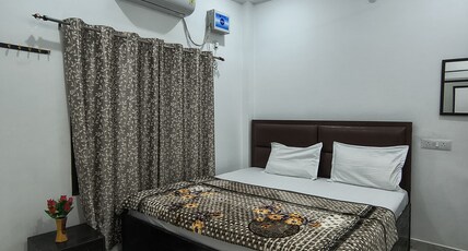 Jai Krishna Guest House Room Type - Deluxe Room