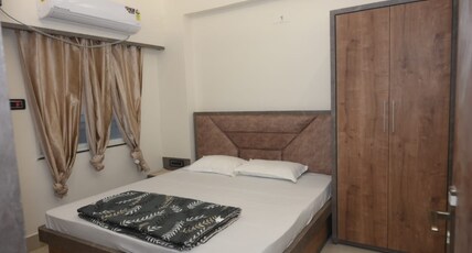MANYAVAR GUEST HOUSE Room Type - Deluxe AC Room